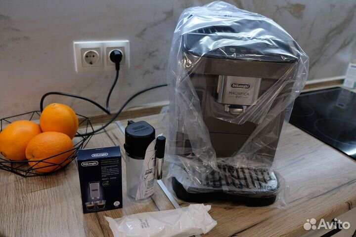 Кофемашина Delonghi ecam290.81.TB новая 3г. гарант