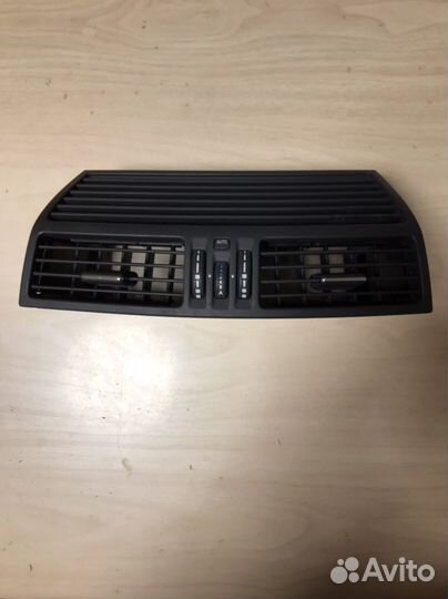 Дефлектор воздушный центральный Mercedes W220