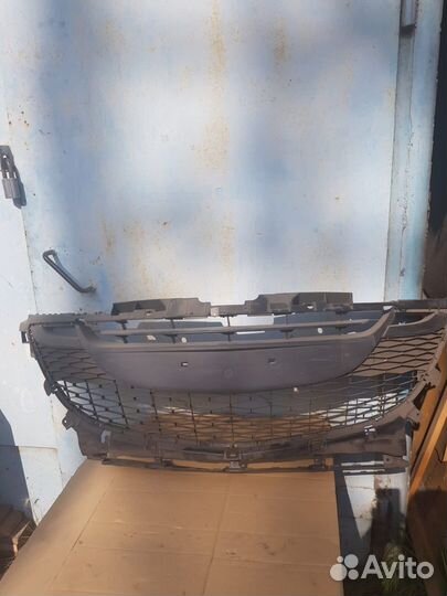 Решетка радиатора Mazda 3 BCW8-501T1