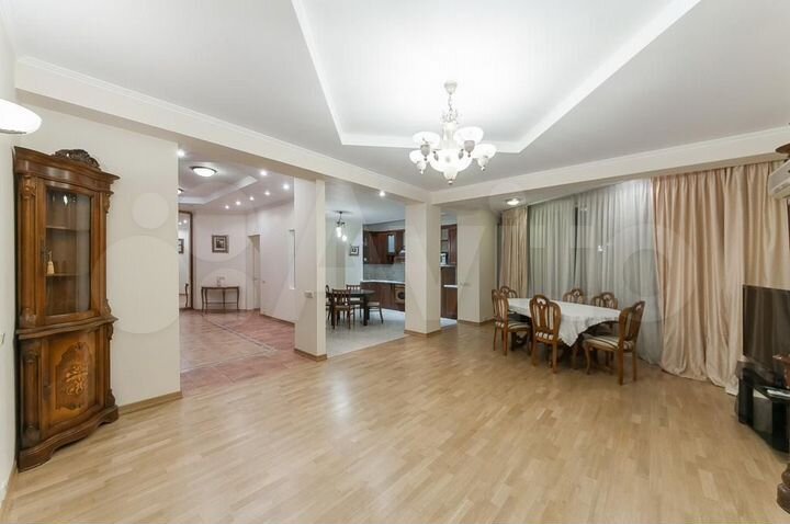 5-к. квартира, 250 м², 10/10 эт.