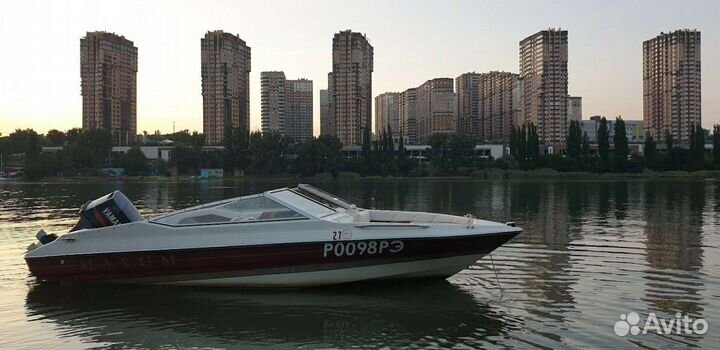 Прогулки на катере, аренда катера, прокат катера