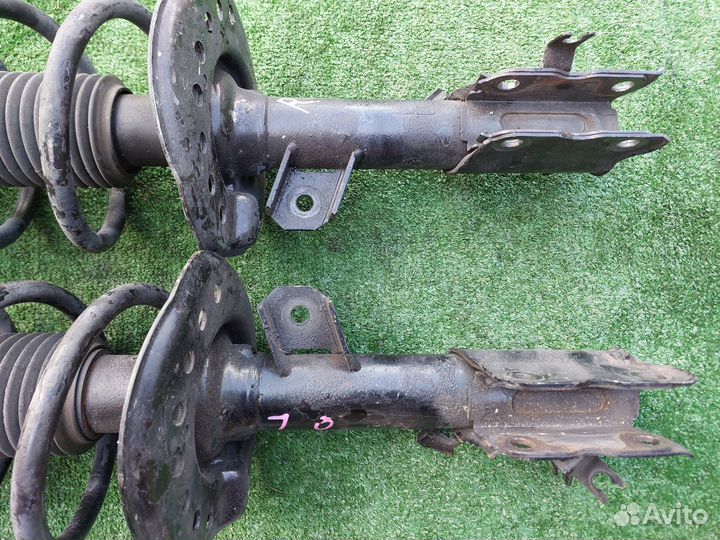 Стойки передние Nissan X-trail T31