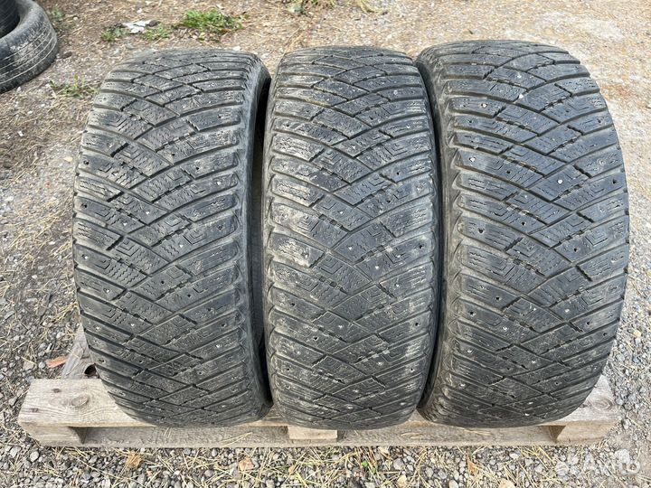 Goodyear Ultragrip Ice Arctic 215/55 R17