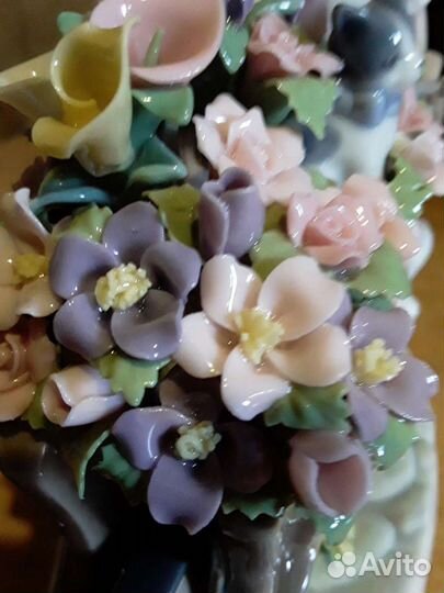 Фарфоровая статуэтка 