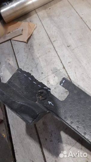 Абсорбер переднего бампера передний Toyota