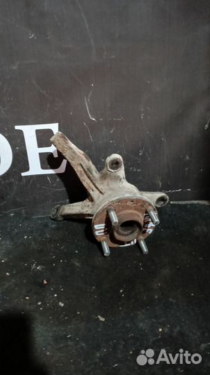 Передний правый поворотный кулак hyundai accent