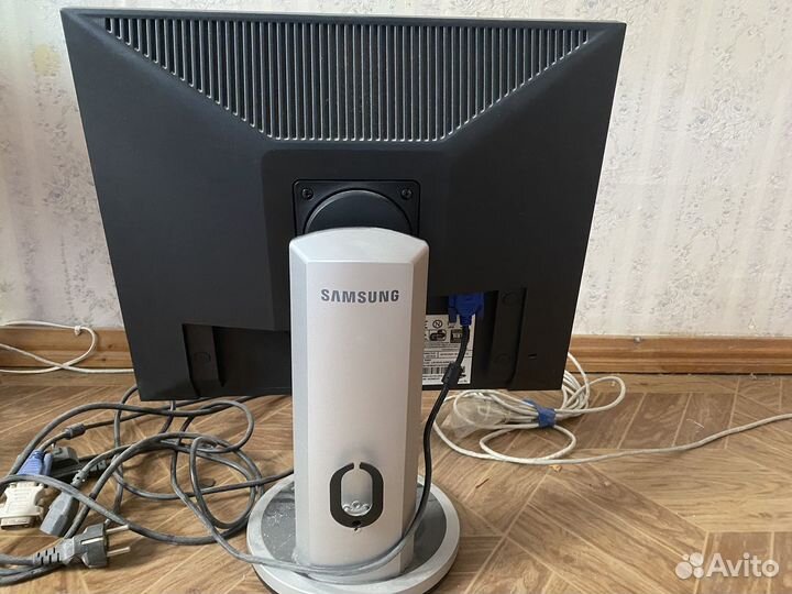 Монитор Samsung 940N