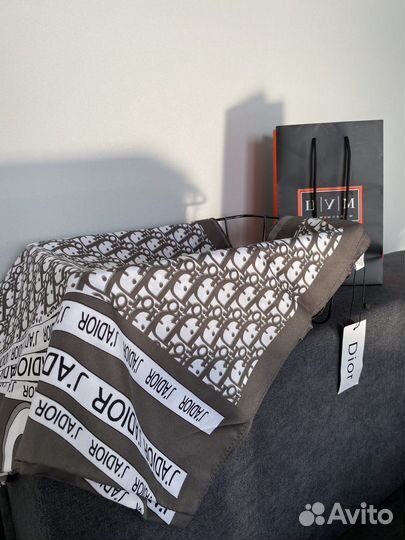 Шелковый платок Dior