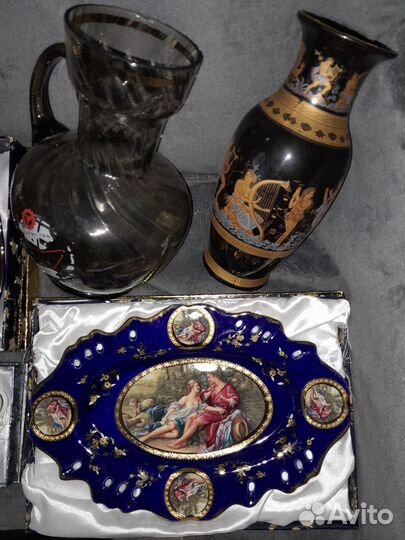 Сервиз, вазочки, кувшин, фляжки, ложечки (посуда)