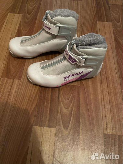 Лыжи беговые и ботинки