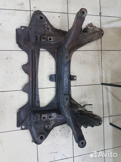 Подрамник (балка передняя) Peugeot 406