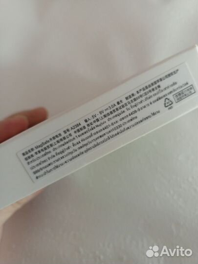 Внешний магнитный аккумулятор на iPhone