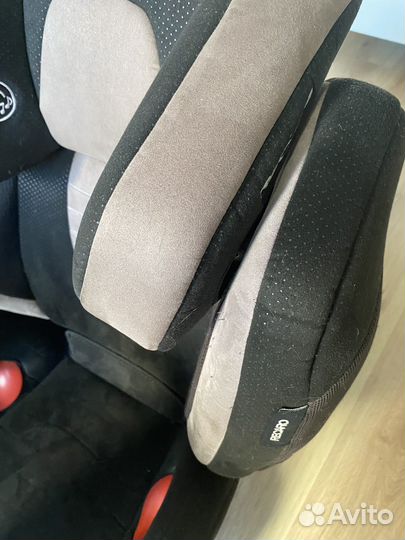 Автомобильное кресло recaro