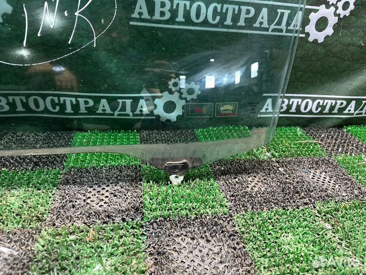 Стекло двери переднее левое Toyota Tundra Sequoia