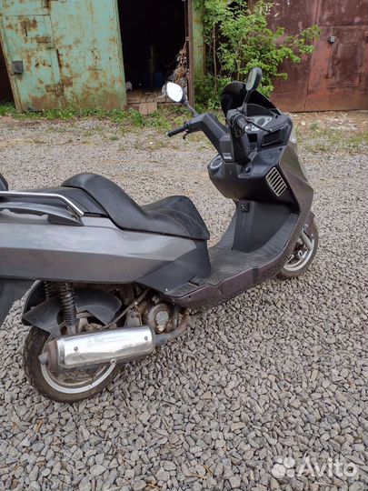 Макси скутер Daelim250