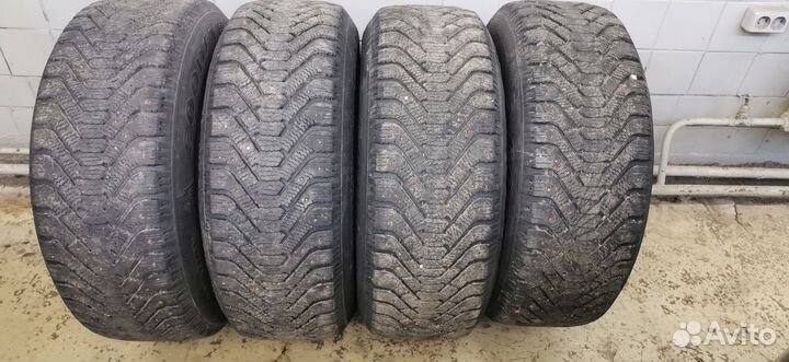 Goodyear UltraGrip 500 255/60 R18 112T
