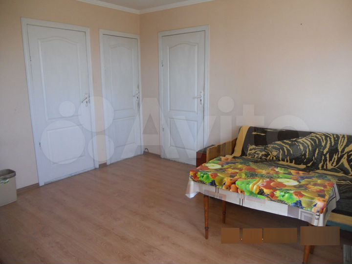 Комната 10 м² в 3-к., 1/2 эт.