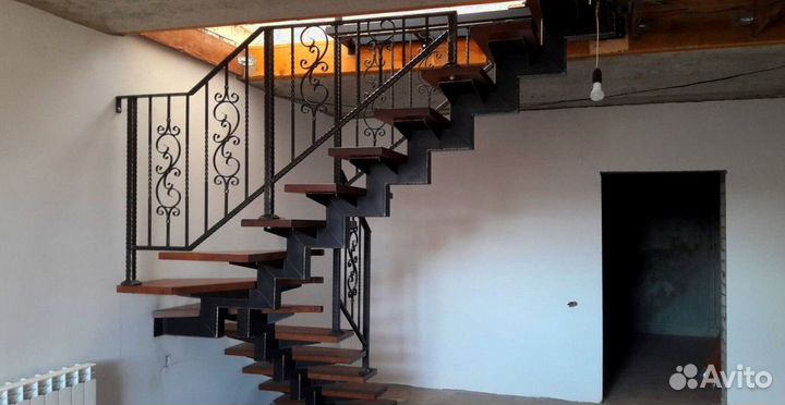 Перила деревянные для лестниц