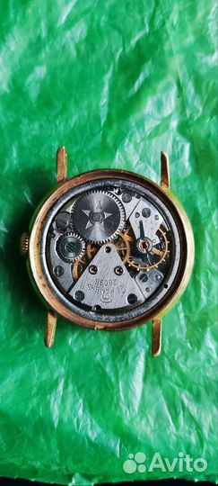 Позолоченные часы