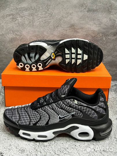 Кроссовки Nike Air Max Tn Plus