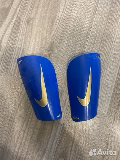Футбольные щитки nike оригинал