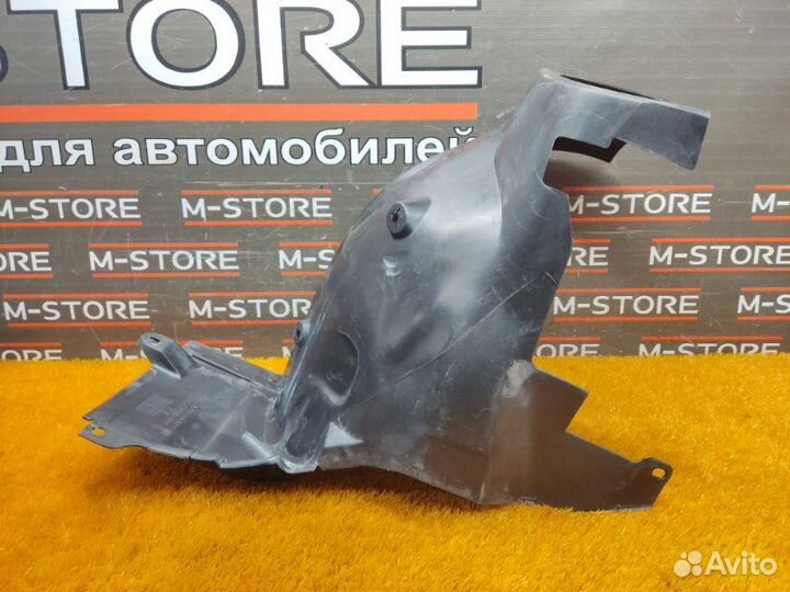 Подкрылок передний левый Mercedes-Benz C-Class