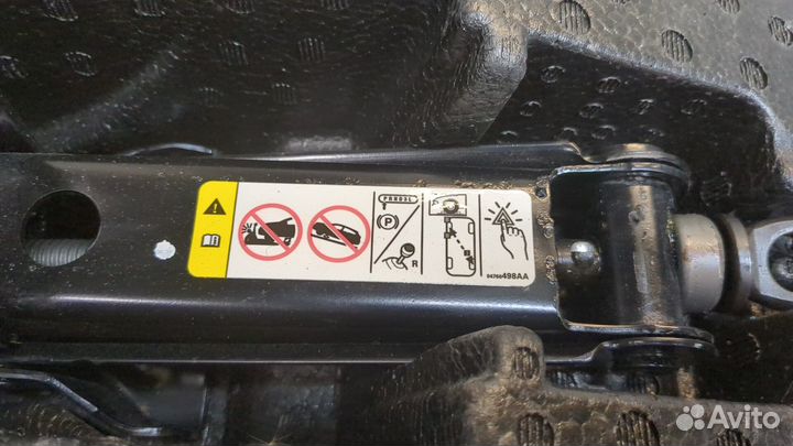 Набор инструментов штатный Jeep Grand Cherokee 201