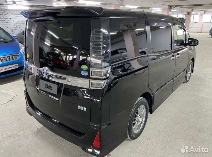 Toyota Voxy 1.8 CVT, 2018, 42 800 км