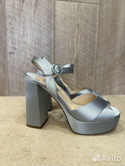 Босоножки Prada 39 размер