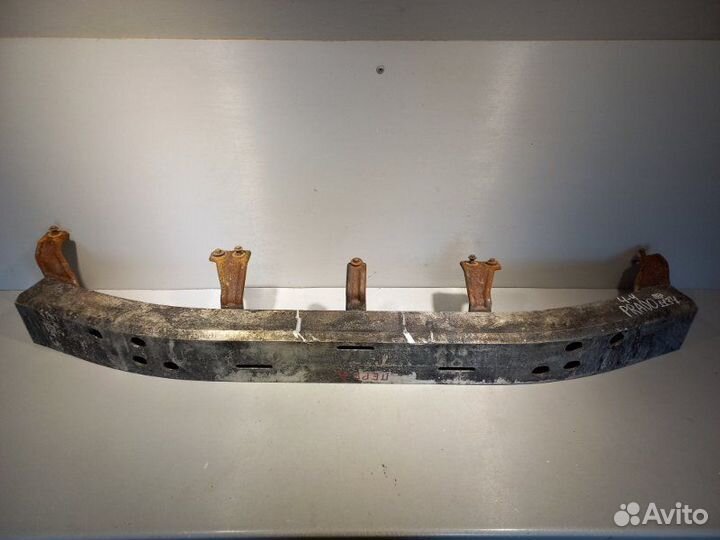 Усилитель бампера передний Toyota Land Cruiser