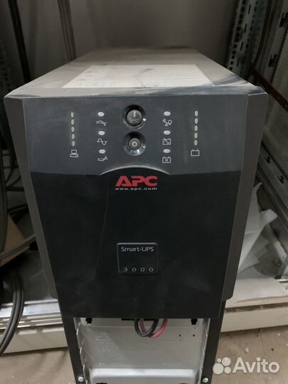 Бесперебойник APC smart -ups 3000