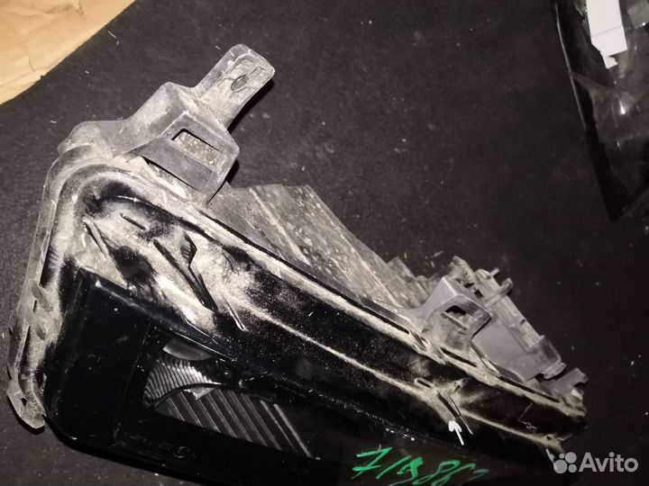 Фара противотуманная левая Skoda Rapid 20г.в