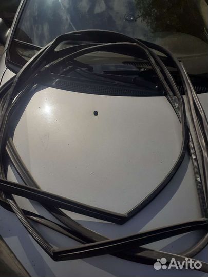 Уплотнитель багажника A8D2 S8D2