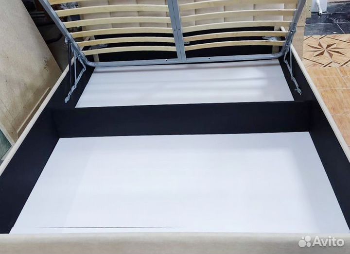 Кровать односпальная с матрасом новая