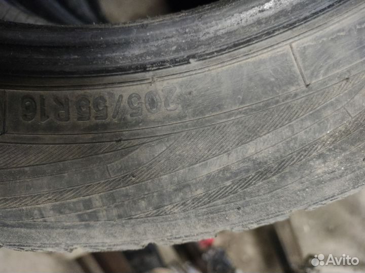 Bridgestone Blizzak Spike-01 215/55 R16