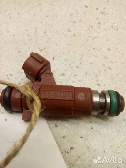 Форсунка топливная Nissan Skyline HR34 RB20DE