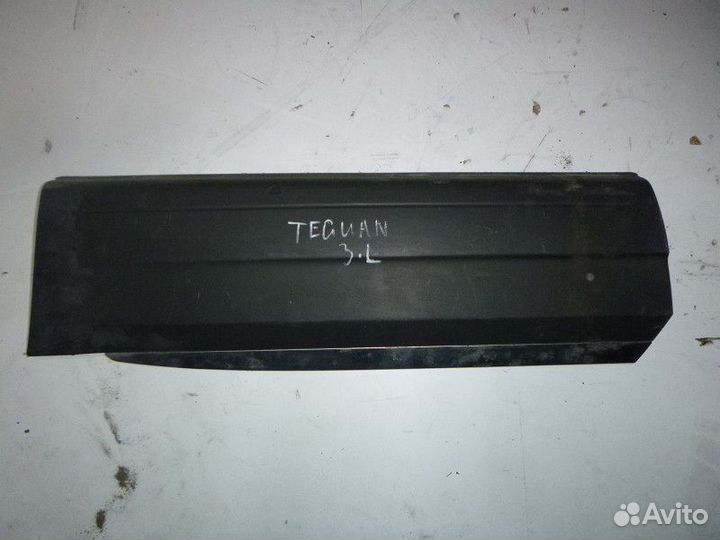 Накладка задней левой двери Volkswagen tiguan 2011