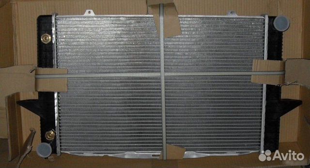 Радиатор охлаждения двигателя Volvo 850