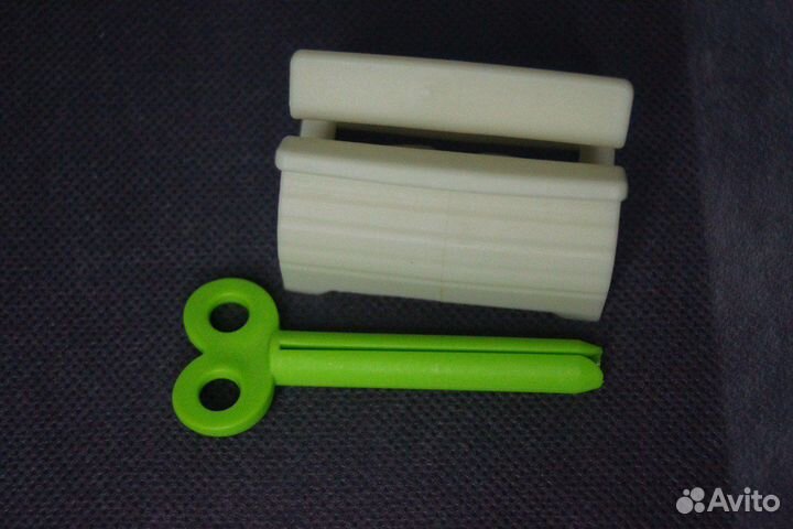 Дозатор зубной пасты