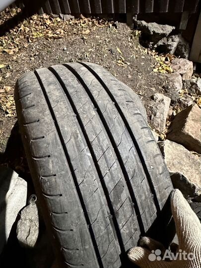 Goodyear EfficientGrip Performance 2 215/55 R17