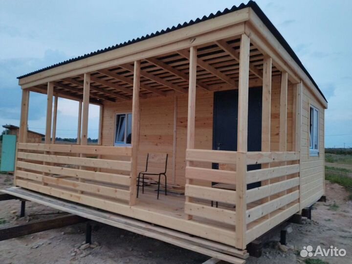 Дачный дом, бытовка, баня, веранда