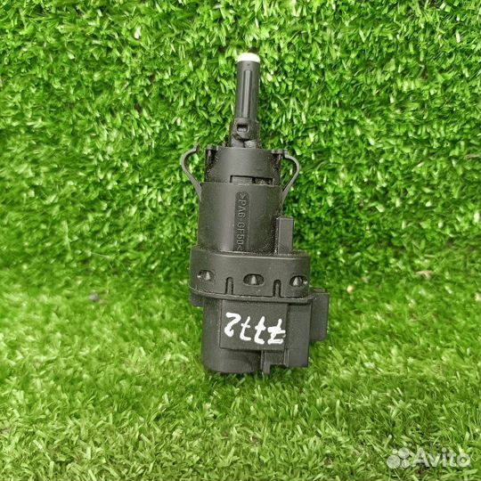 Датчик стоп-сигнала Ford Fusion рест. 2008