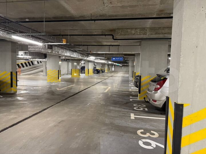 Машиноместо, 14 м²