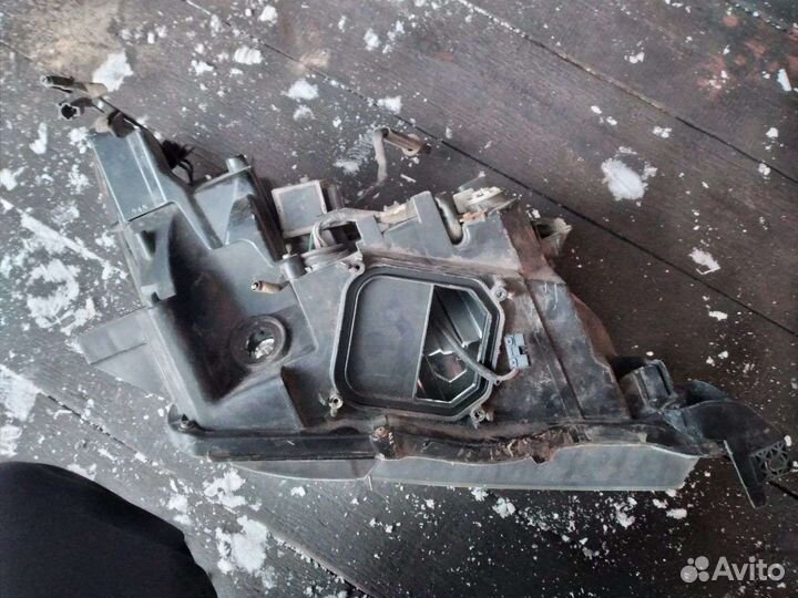 Левая фара lexus j200