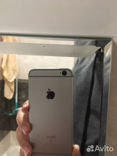 Телефон iPhone 6s