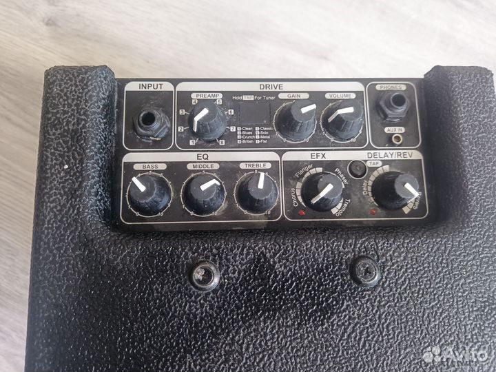 Гитарный комбоусилитель