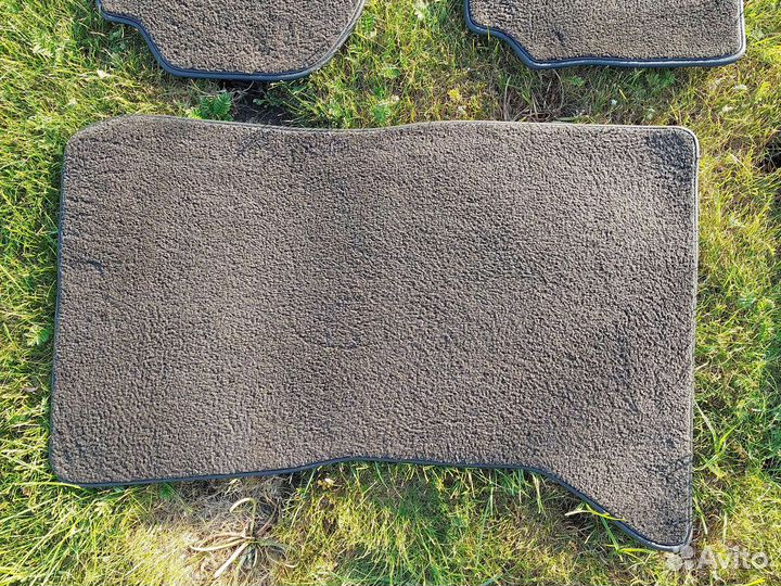 Автомобильные коврики текстильные бмв