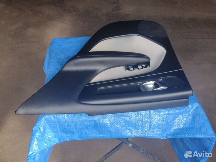 Карта задней правой двери Volvo XC40