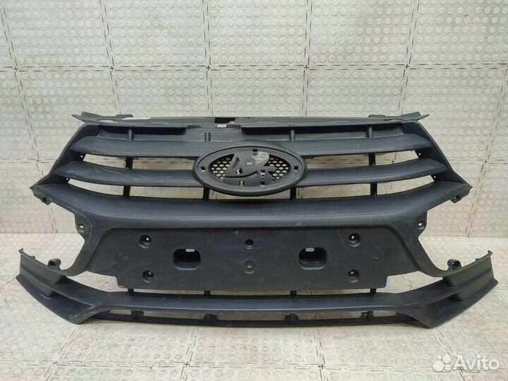 Решетка радиатора LADA Granta 2018