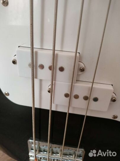 Бас-гитара Homage